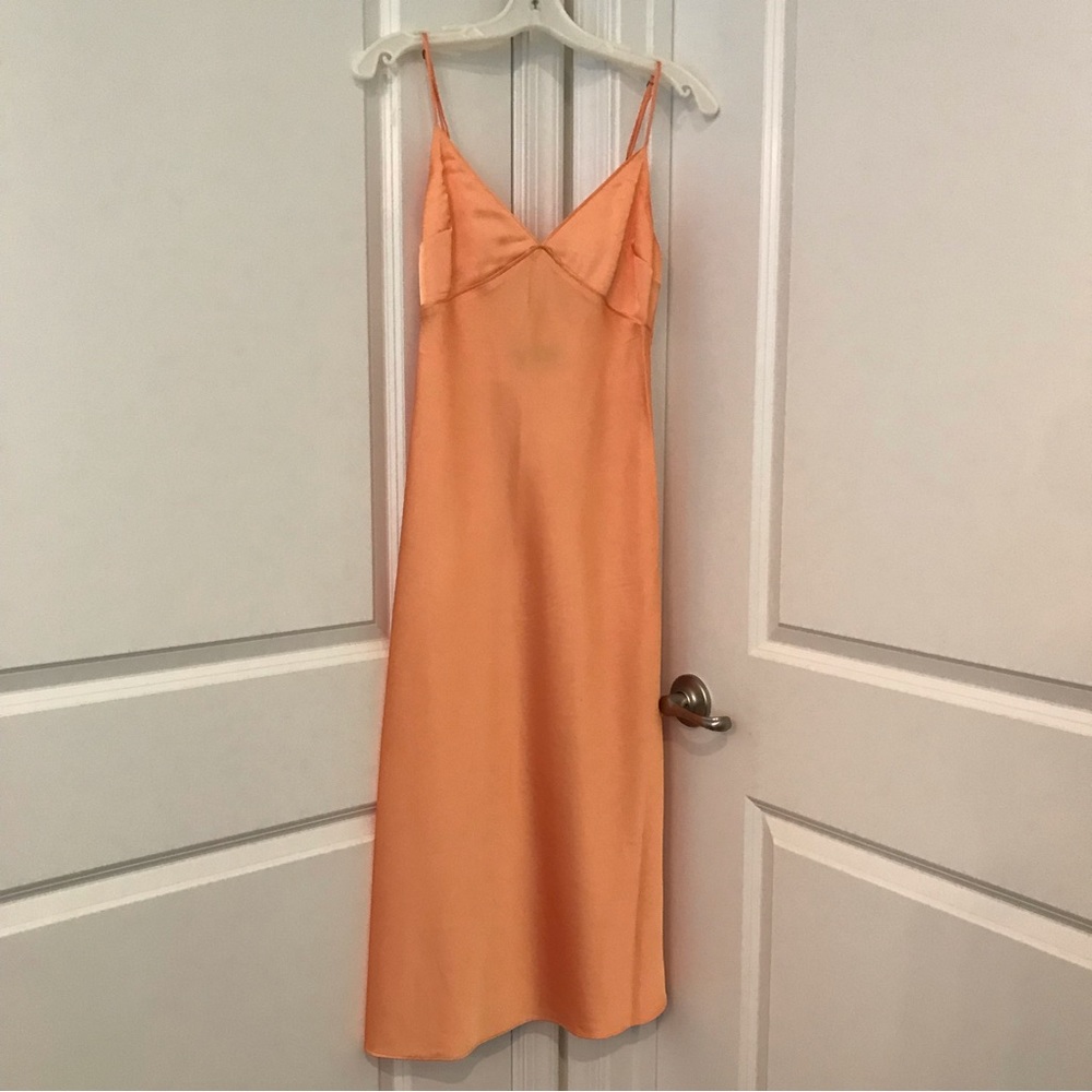 A&F yellow satin slip dress 💛